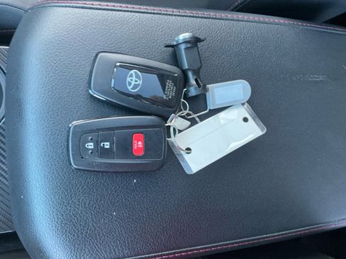 Certified 2024 Toyota 4Runner TRD Off-Road Premium image 25