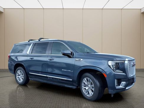 Used 2021 GMC Yukon XL Denali AWD/4WD image 4