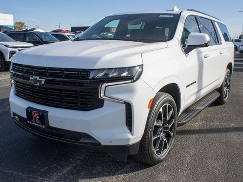 Used 2023 Chevrolet Suburban RST w/ Luxury Package image 7