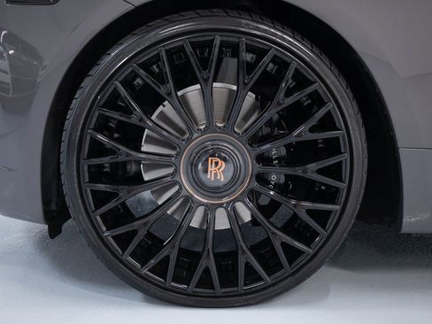 Used 2018 Rolls-Royce Wraith RWD image 42