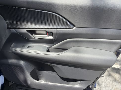 Used 2026 Toyota Grand Highlander AWD Hybrid image 42
