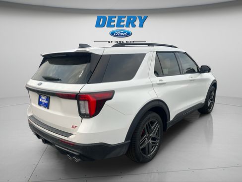 Used 2025 Ford Explorer ST w/ Sun And Sound Package AWD/4WD image 9