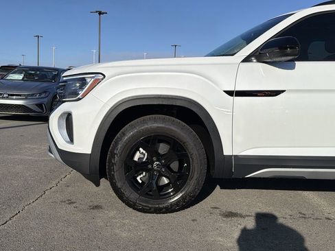 New 2026 Volkswagen Atlas Peak Edition AWD/4WD image 9