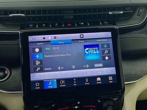 Used 2022 Jeep Grand Cherokee Limited 4xe image 21