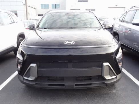 Used 2024 Hyundai Kona SEL image 2
