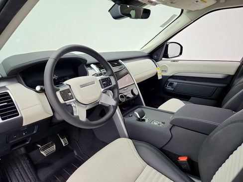 New 2026 Land Rover Discovery Limited Edition AWD/4WD image 20