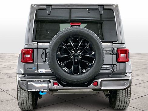 Used 2021 Jeep Wrangler Unlimited Sahara image 4