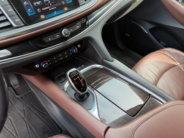 Used 2018 Buick Enclave Avenir w/ Avenir Technology Package AWD/4WD image 21