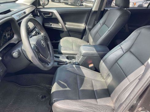 Used 2017 Toyota RAV4 LE AWD/4WD image 13