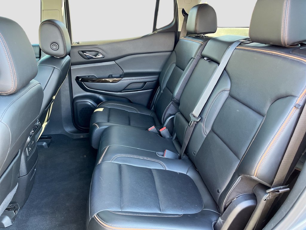 Used 2022 GMC Acadia AT4 w/ Technology Package AWD/4WD image 26