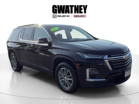 Used 2023 Chevrolet Traverse LT w/ Rear Camera Mirror Package AWD/4WD image 3