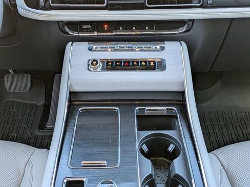 Used 2025 Lincoln Aviator Reserve image 22