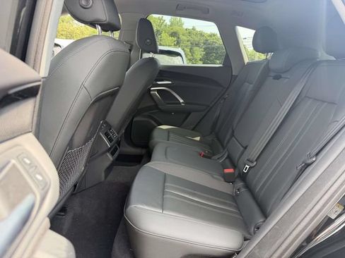 Used 2025 Audi Q5 Premium w/ Convenience Package AWD/4WD image 11