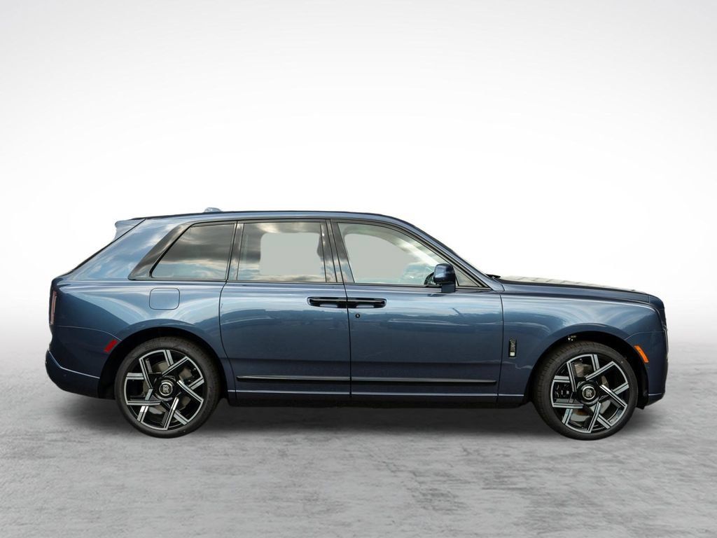 New 2027 Rolls-Royce Cullinan Black Badge AWD/4WD image 10