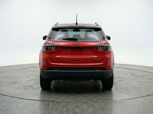 Used 2025 Jeep Compass Trailhawk image 7