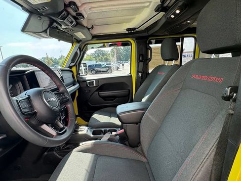 Used 2024 Jeep Wrangler Unlimited Rubicon AWD/4WD image 17