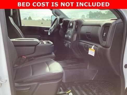 New 2025 GMC Sierra 2500 Pro w/ Convenience Package image 18