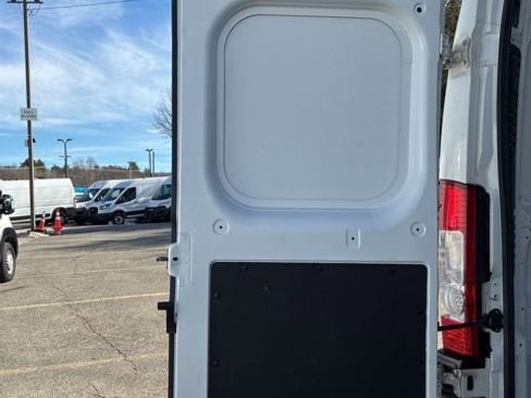 Used 2025 RAM ProMaster 2500 w/ Convenience Group image 22