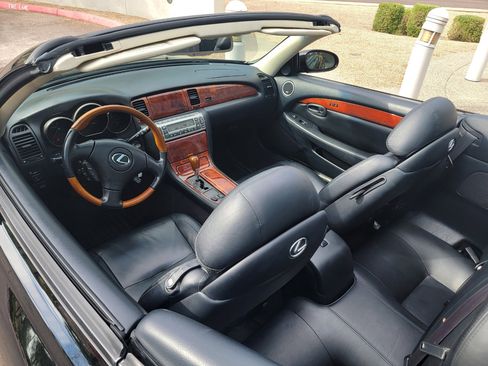 Used 2004 Lexus SC 430 Convertible image 24