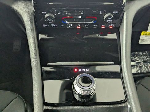 New 2025 Jeep Grand Cherokee Laredo X image 21