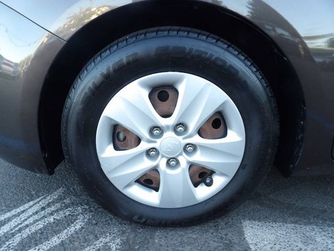 Used 2017 Kia Forte LX FWD image 13