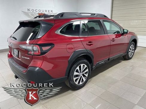 Used 2025 Subaru Outback Premium AWD/4WD image 6