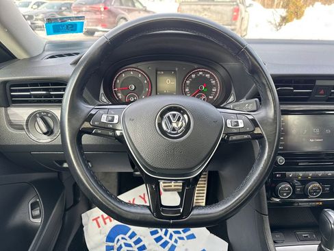 Used 2020 Volkswagen Passat 2.0T R-Line image 16