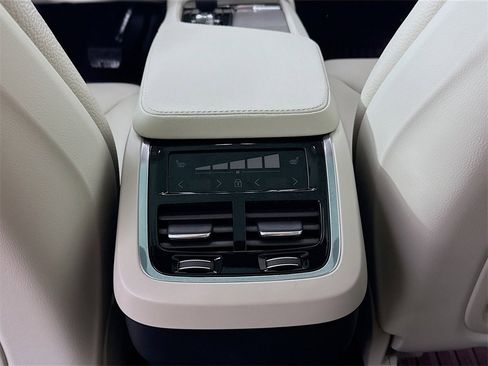 Used 2023 Volvo XC90 B6 Plus w/ Protection Package Premier image 26