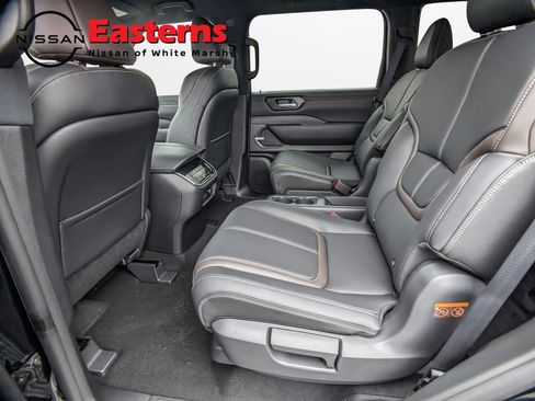 New 2026 Nissan Armada SL w/ Captain's Chari Seat Package image 22