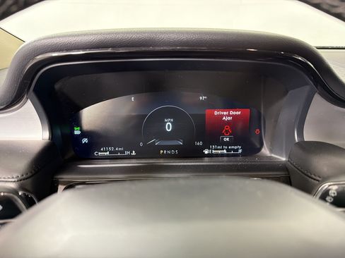 Used 2023 Lincoln Nautilus FWD w/ Premium Package image 22