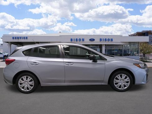 Used 2017 Subaru Impreza 2.0i image 2