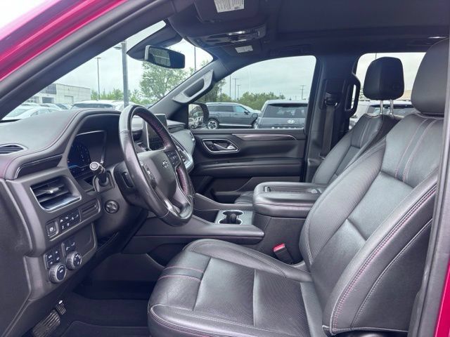 Used 2022 Chevrolet Suburban RST w/ Luxury Package AWD/4WD image 17