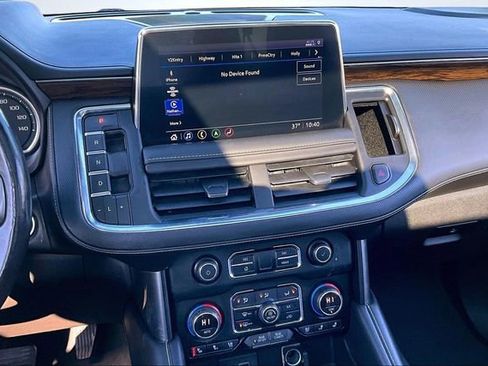 Used 2021 Chevrolet Suburban Premier w/ Premium Package image 9