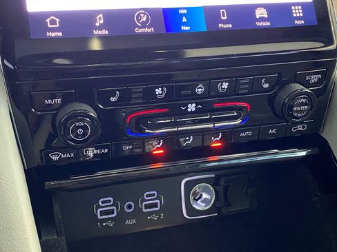 Used 2022 Jeep Grand Cherokee L Summit w/ Advanced Protech Group IV image 28