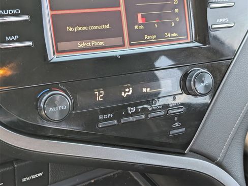 Used 2019 Toyota Camry SE image 28