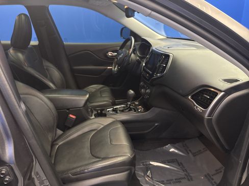 Used 2021 Jeep Cherokee Limited w/ Elite Package AWD/4WD image 25