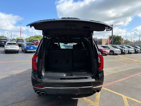 Used 2026 GMC Yukon AT4 Ultimate w/ LPO, Floor Liner Package AWD/4WD image 8