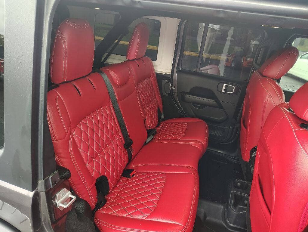 Used 2021 Jeep Wrangler Unlimited Sahara AWD/4WD image 18