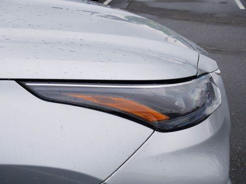 Certified 2024 Toyota Highlander LE AWD/4WD image 16