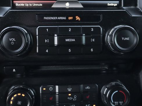 Used 2015 Ford F150 XLT w/ Equipment Group 302A Luxury image 33