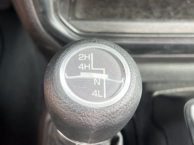 Used 2024 Jeep Wrangler Sport AWD/4WD image 29