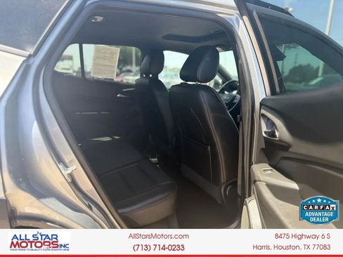 Used 2024 Chevrolet Trax RS w/ Sunroof Package FWD image 11