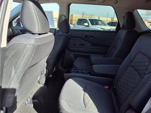 New 2025 Nissan Pathfinder SV image 30