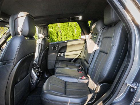 Used 2019 Land Rover Range Rover Sport HSE image 31