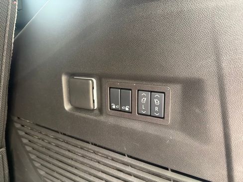 Used 2025 Chevrolet Tahoe High Country w/ Sun And Tow Package AWD/4WD image 16