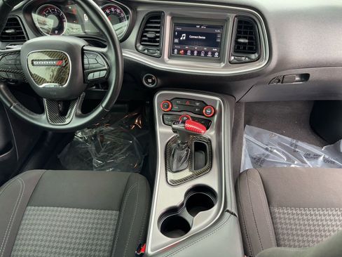 Used 2019 Dodge Challenger SXT image 17