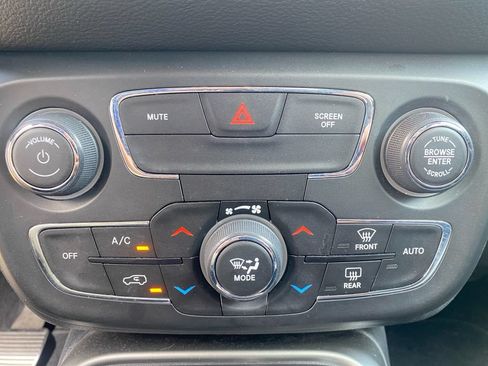 Used 2021 Jeep Compass Latitude AWD/4WD image 22
