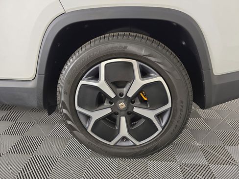 Used 2022 Rivian R1T Adventure image 10