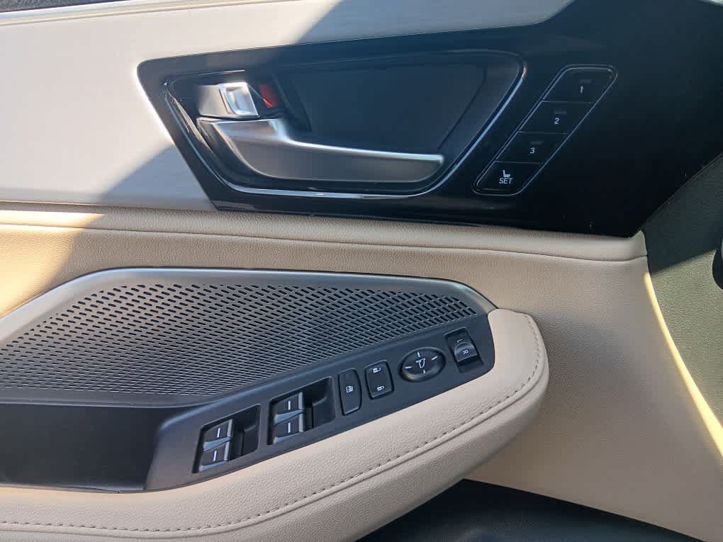 Used 2023 Acura MDX SH-AWD image 33
