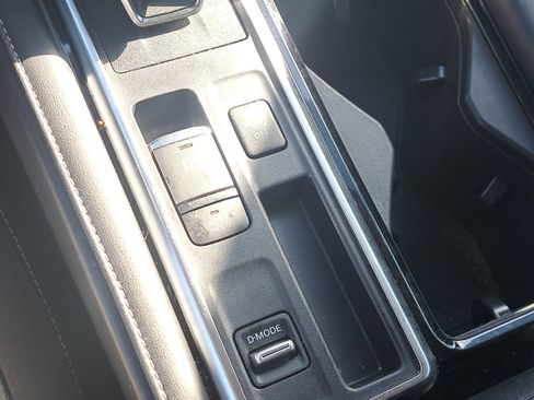 Certified 2023 Nissan Pathfinder SL w/ Black Appearance Package image 29